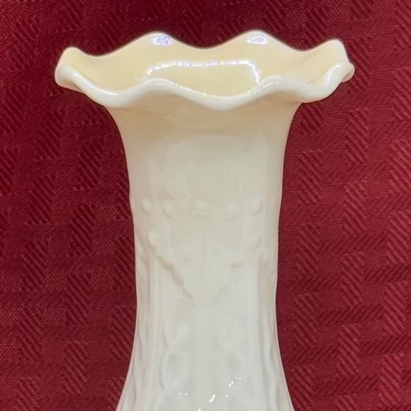 Ivory & Yellow Bud Vase with Grapevine Pattern Irish Porcelain Beleek Ireland - Picture 2 of 8
